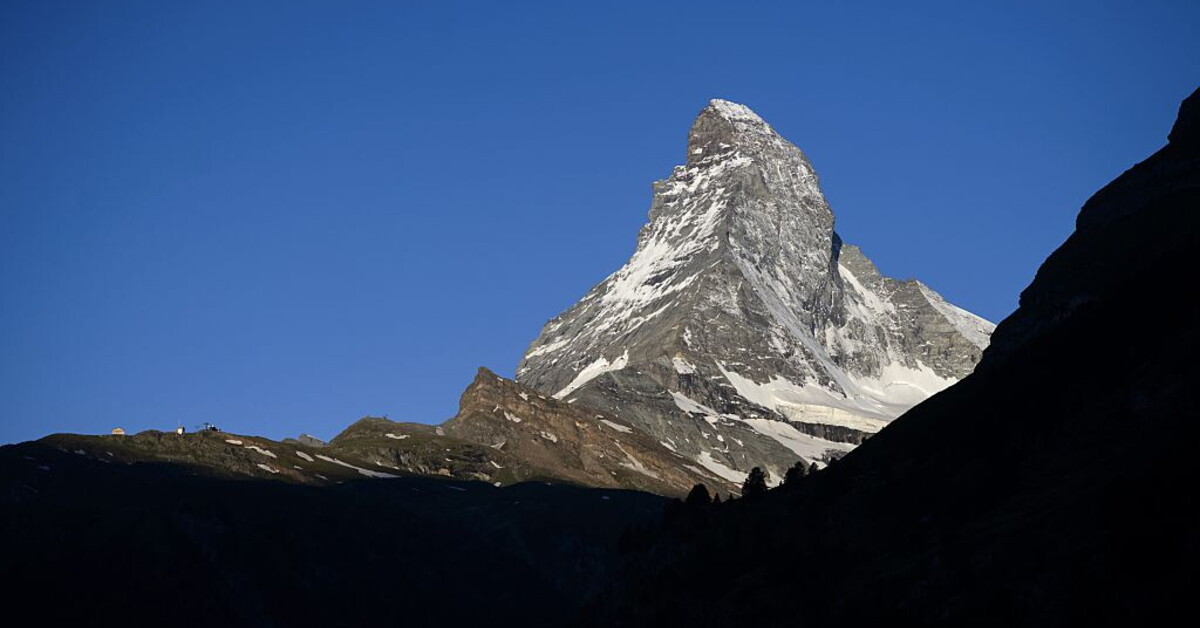 Alpinist Filip Babic connects four peaks with a double traverse in record time